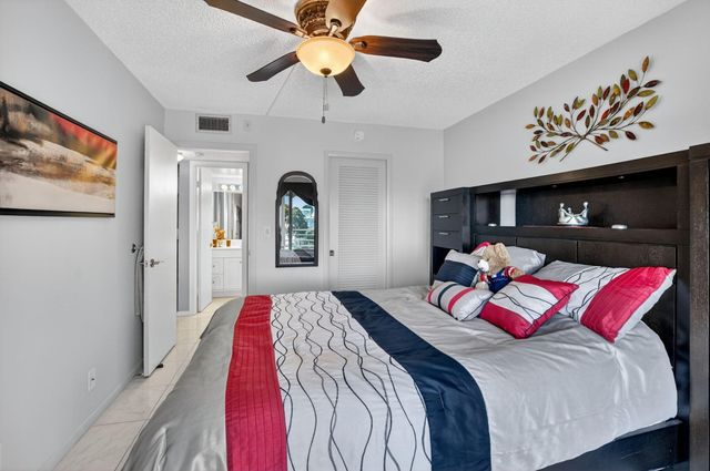 4110 Oakridge V, Deerfield Beach, FL 33442