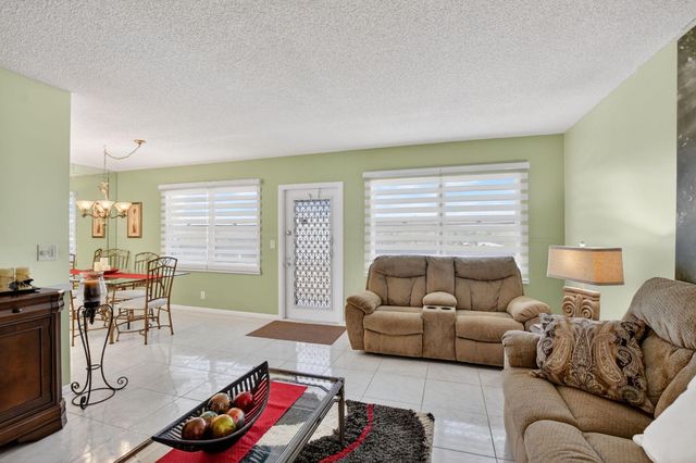 4110 Oakridge V, Deerfield Beach, FL 33442