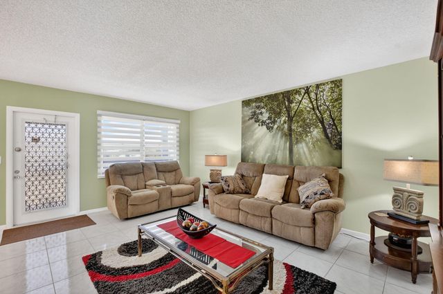 4110 Oakridge V, Deerfield Beach, FL 33442