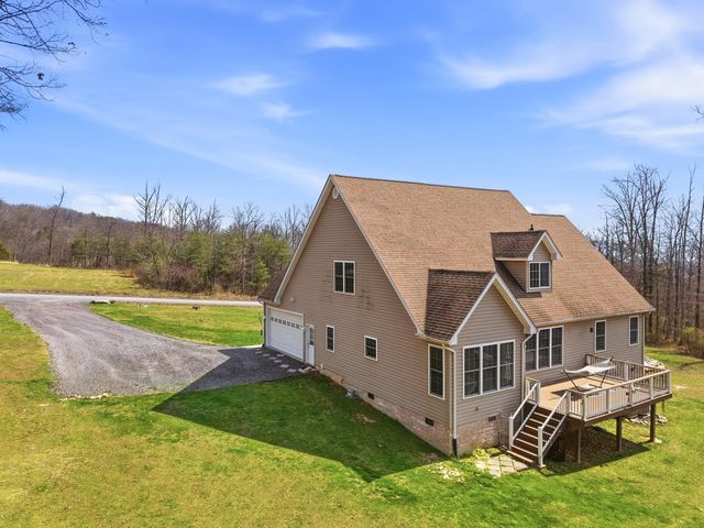 257 HUNTER RD, Maurertown, VA 22644