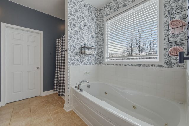 257 HUNTER RD, Maurertown, VA 22644