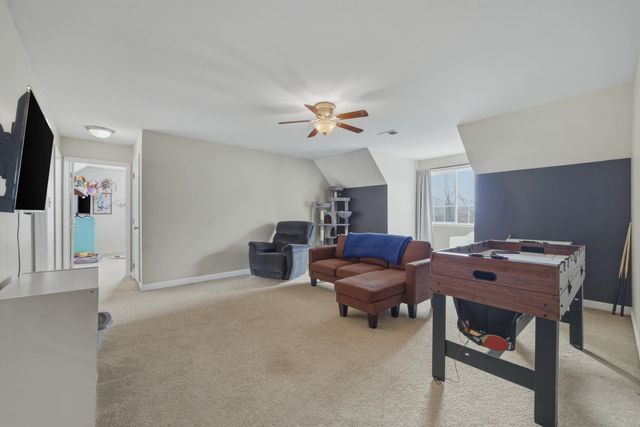 257 HUNTER RD, Maurertown, VA 22644