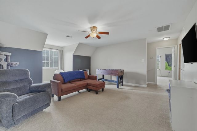 257 HUNTER RD, Maurertown, VA 22644