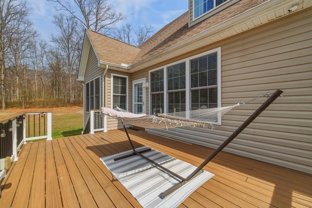 257 HUNTER RD, Maurertown, VA 22644
