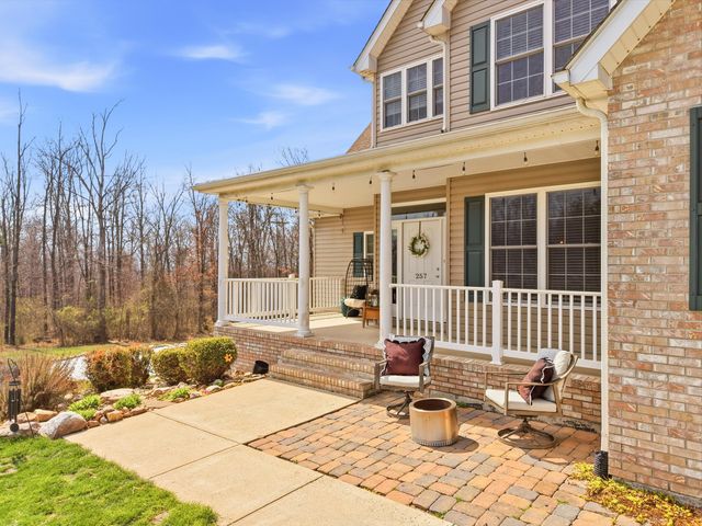 257 HUNTER RD, Maurertown, VA 22644