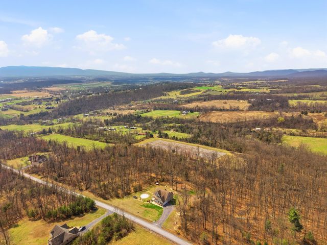 257 HUNTER RD, Maurertown, VA 22644