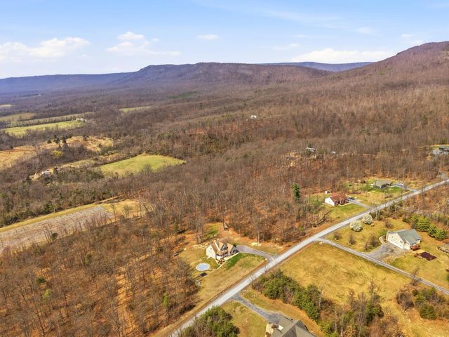 257 HUNTER RD, Maurertown, VA 22644