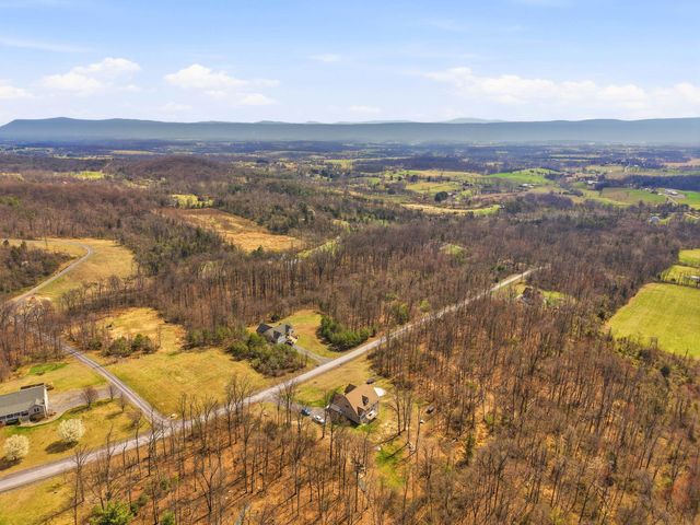 257 HUNTER RD, Maurertown, VA 22644