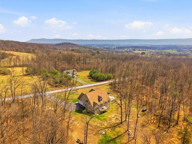 257 HUNTER RD, Maurertown, VA 22644