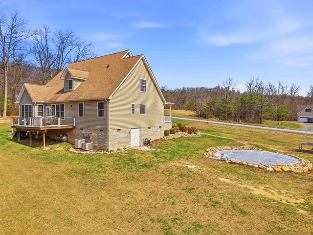 257 HUNTER RD, Maurertown, VA 22644
