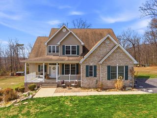 257 HUNTER RD, Maurertown, VA 22644