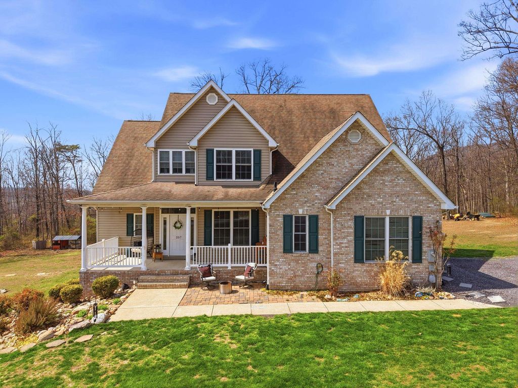 257 HUNTER RD, Maurertown, VA 22644