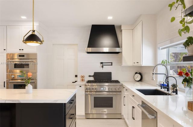 17520 SW 89th Ave, Palmetto Bay, FL 33157