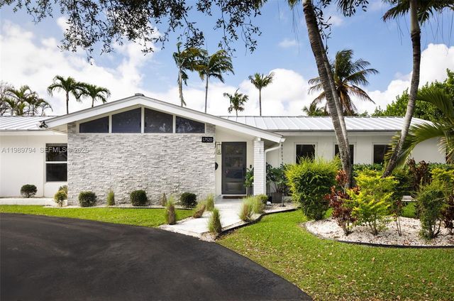 17520 SW 89th Ave, Palmetto Bay, FL 33157