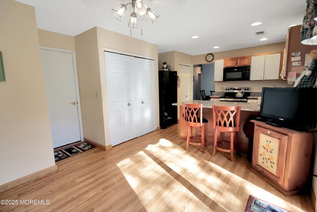 8 Morning Glory Lane, Whiting, NJ 08759