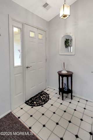 8 Morning Glory Lane, Whiting, NJ 08759