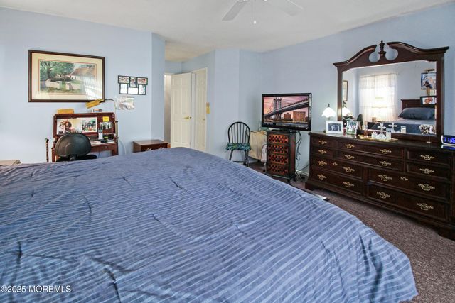 8 Morning Glory Lane, Whiting, NJ 08759