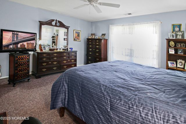 8 Morning Glory Lane, Whiting, NJ 08759