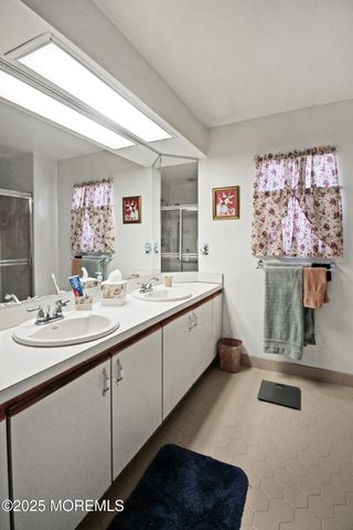 8 Morning Glory Lane, Whiting, NJ 08759