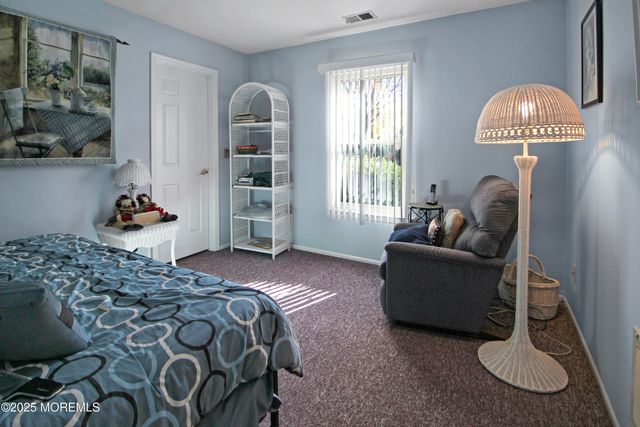 8 Morning Glory Lane, Whiting, NJ 08759
