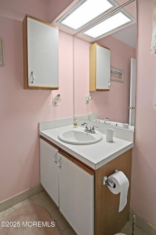 8 Morning Glory Lane, Whiting, NJ 08759