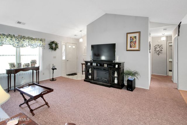 8 Morning Glory Lane, Whiting, NJ 08759