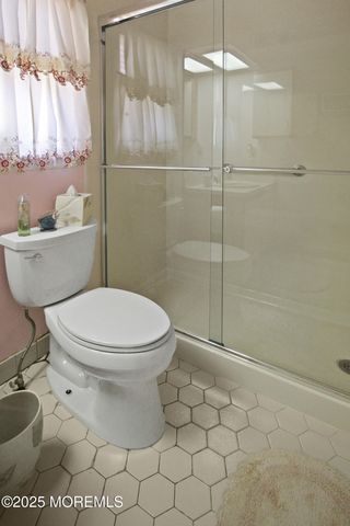 8 Morning Glory Lane, Whiting, NJ 08759