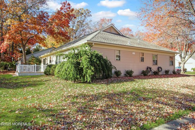 8 Morning Glory Lane, Whiting, NJ 08759
