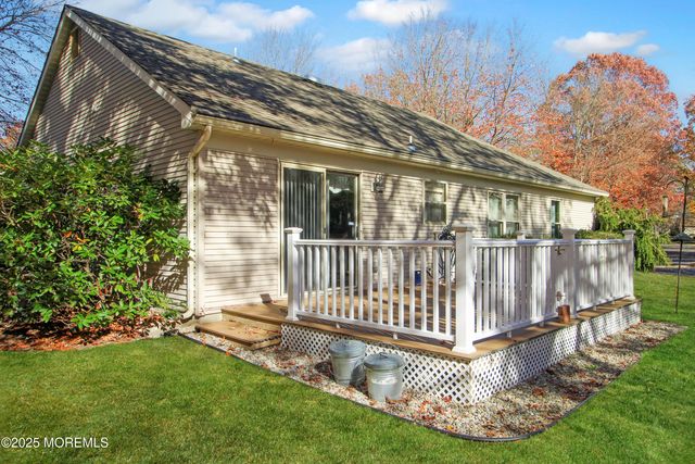 8 Morning Glory Lane, Whiting, NJ 08759