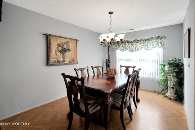 8 Morning Glory Lane, Whiting, NJ 08759