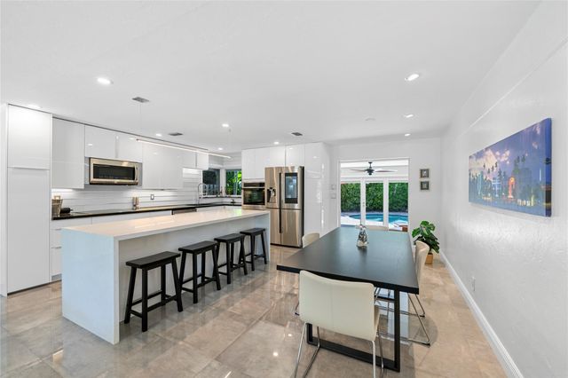 2840 NE 17th Ave, Wilton Manors, FL 33334