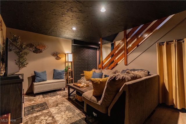 6880 Birchbark Avenue NE, Canton, OH 44721