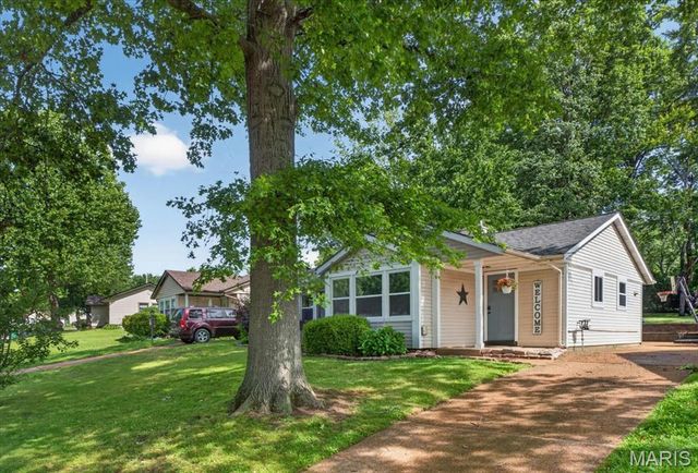 9954 Clearwater Drive, Unincorporated, MO 63123