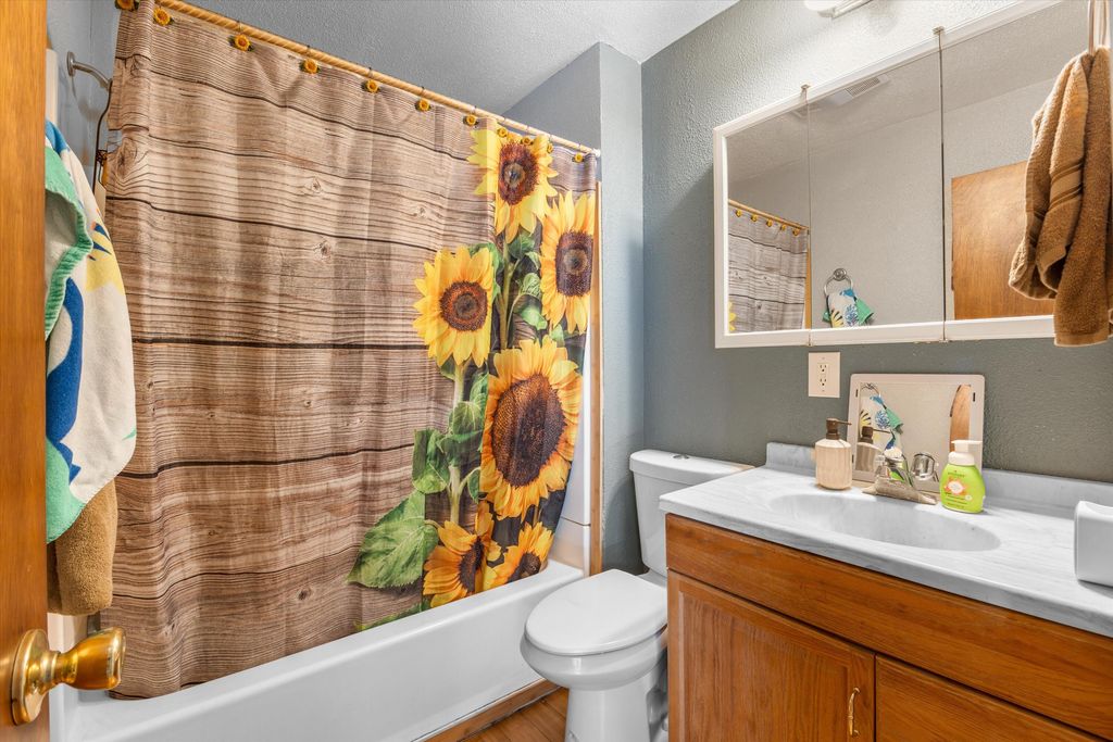 Image 17 of property listing at 750 San Diego Loop, Jemez Springs, NM 87025