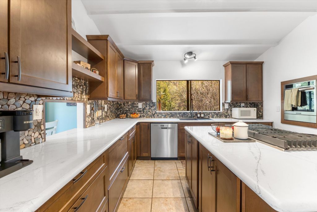 Image 19 of property listing at 750 San Diego Loop, Jemez Springs, NM 87025