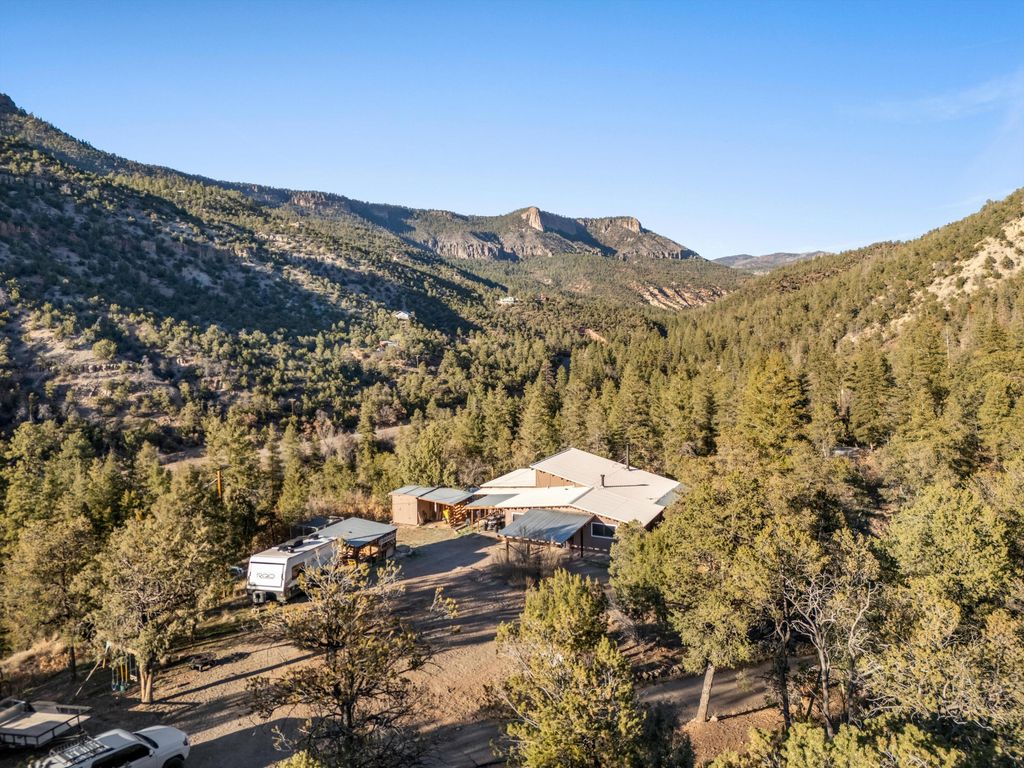 Image 5 of property listing at 750 San Diego Loop, Jemez Springs, NM 87025