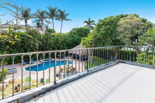 19 E Ocean Avenue, Ocean Ridge, FL 33435