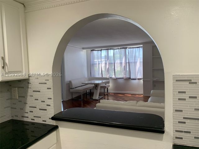 3702 NE 171st St 6, North Miami Beach, FL 33160