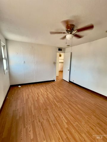 556 Gardner Ave, Twin Falls, ID 83301