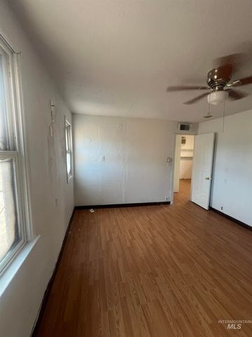 556 Gardner Ave, Twin Falls, ID 83301