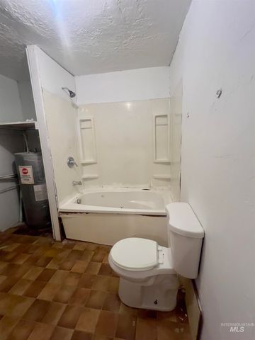 556 Gardner Ave, Twin Falls, ID 83301