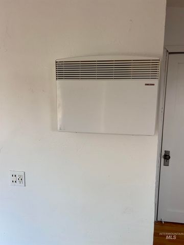 556 Gardner Ave, Twin Falls, ID 83301