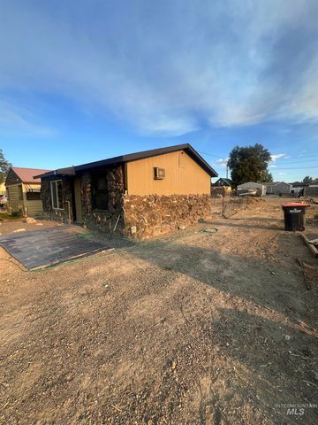 556 Gardner Ave, Twin Falls, ID 83301