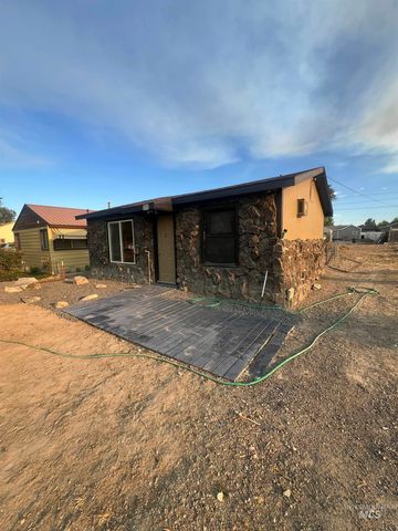 556 Gardner Ave, Twin Falls, ID 83301