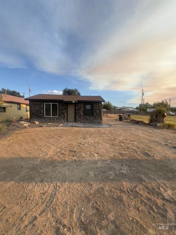 556 Gardner Ave, Twin Falls, ID 83301