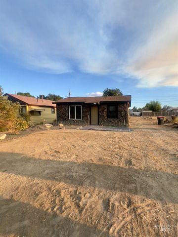 556 Gardner Ave, Twin Falls, ID 83301
