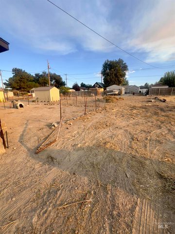 556 Gardner Ave, Twin Falls, ID 83301