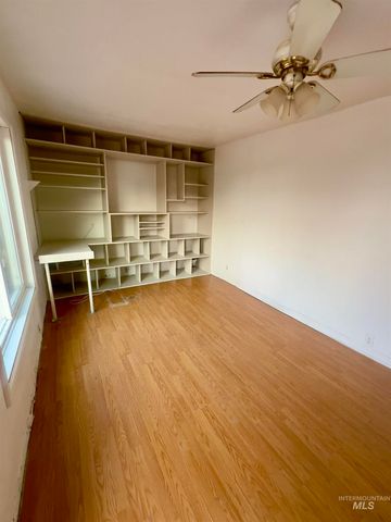 556 Gardner Ave, Twin Falls, ID 83301