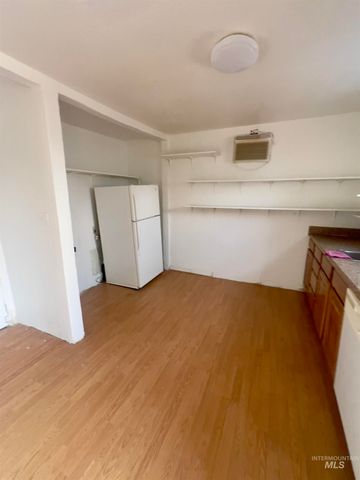 556 Gardner Ave, Twin Falls, ID 83301