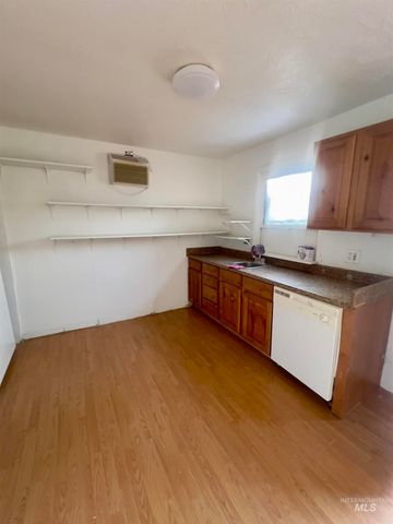 556 Gardner Ave, Twin Falls, ID 83301